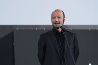 第30回釜山国際映画祭にて、「8番出口」野外トークイベントに出席した河内大和