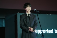 第30回釜山国際映画祭にて、「盤上の向日葵」ワールドプレミアに登壇した坂口健太郎