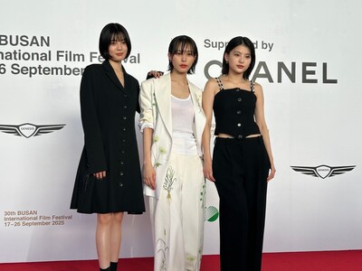 第30回釜山国際映画祭の様子。左から吉田美月喜、南沙良、出口夏希