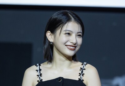 第30回釜山国際映画祭での「万事快調＜オール・グリーンズ＞」ワールドプレミア舞台挨拶に登壇した出口夏希