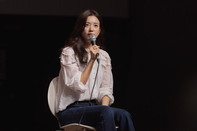 第30回釜山国際映画祭での「匿名の恋人たち」ワールドプレミアに登壇したハン・ヒョジュ