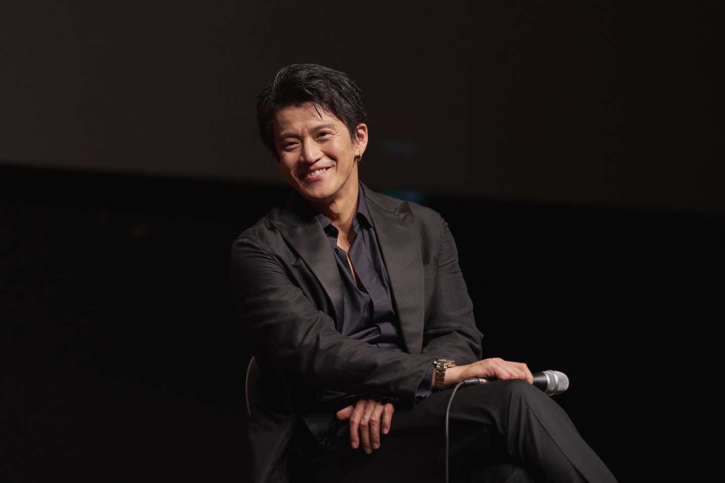 第30回釜山国際映画祭での「匿名の恋人たち」ワールドプレミアに登壇した小栗旬