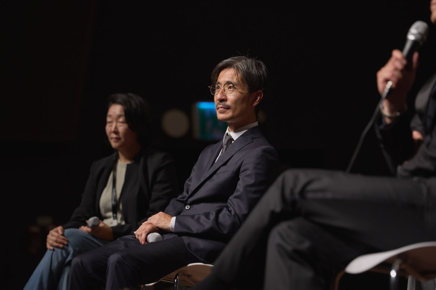 第30回釜山国際映画祭での「匿名の恋人たち」ワールドプレミアに登壇した月川翔（中央）