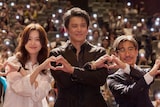 第30回釜山国際映画祭での「匿名の恋人たち」ワールドプレミアの様子。左からハン・ヒョジュ、小栗旬、月川翔