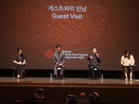 第30回釜山国際映画際で9月20日に行われた「国宝」舞台挨拶の様子