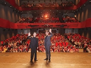 第30回釜山国際映画際で9月20日に行われた「国宝」舞台挨拶の様子。左から吉沢亮、李相日