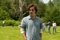 Netflixシリーズ「背反の町」場面写真