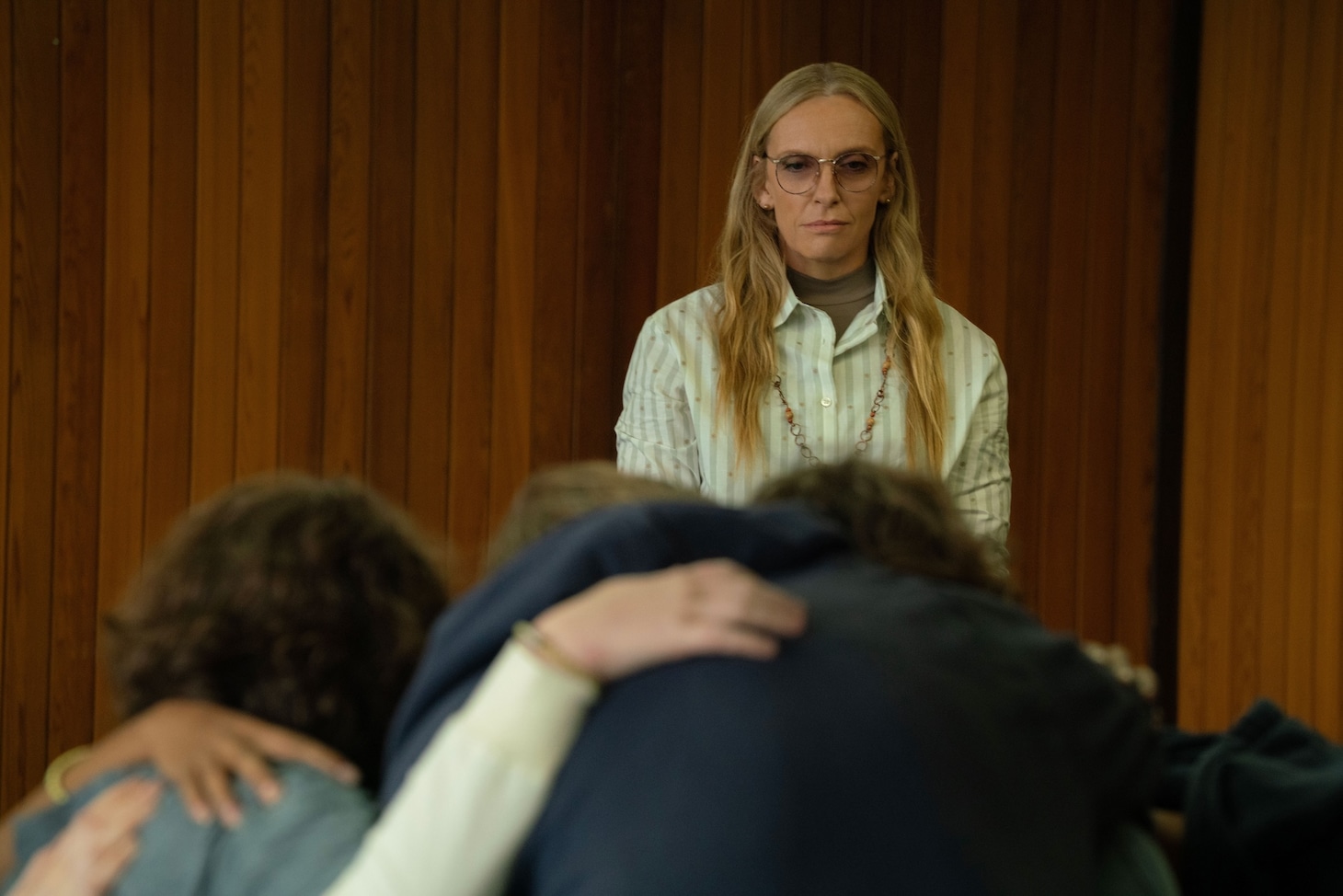Netflixシリーズ「背反の町」場面写真