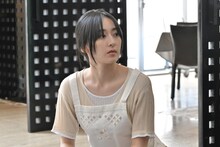 長尾由紀子役の水嶋凜