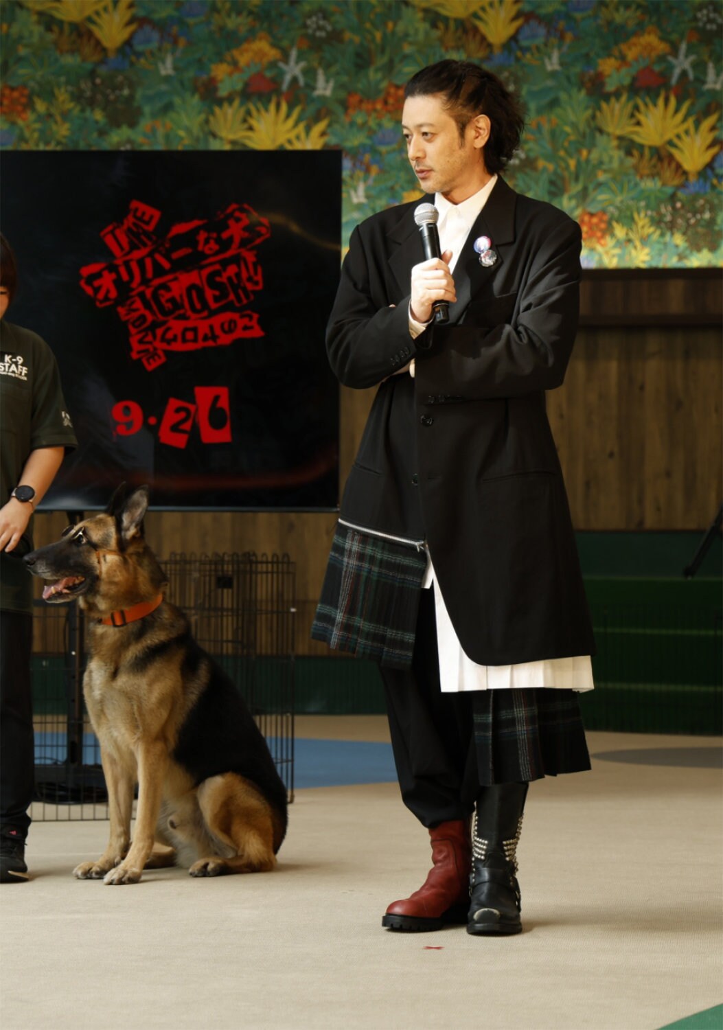 「オリバーな犬」50匹の犬に向け試写会実施、オダギリジョー「落ち着いて観てください」