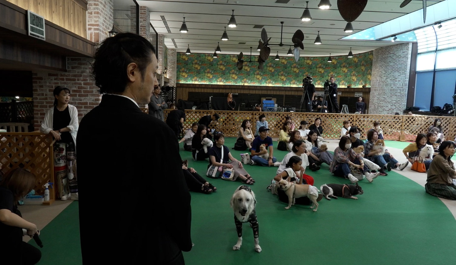 「THE オリバーな犬、(Gosh!!)このヤロウ MOVIE」わんこ試写会の様子