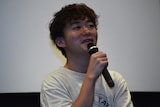 「ミーツ・ザ・ワールド」の試写会に登壇した松居大悟