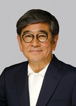 ドラマ「終活シェアハウス」で元編集者・沼袋豪を演じる石坂浩二