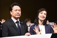 左から田中哲司、天海祐希