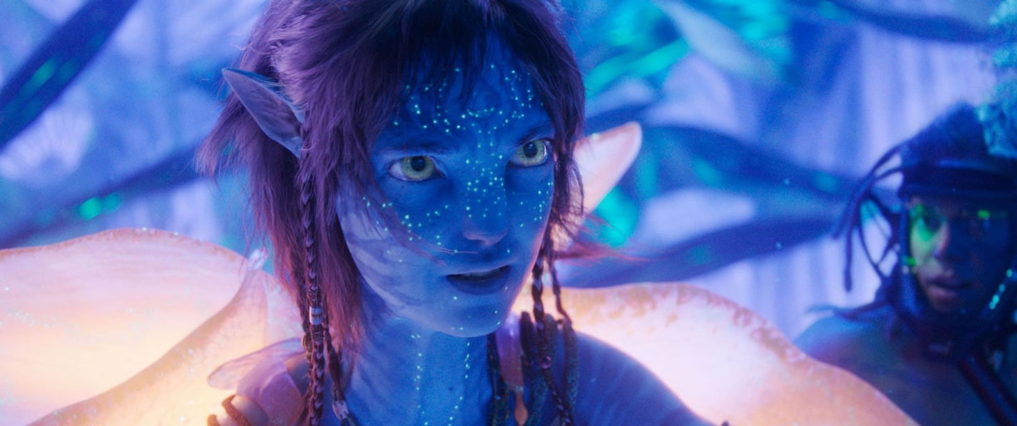 「アバター：ファイヤー・アンド・アッシュ」で、シガニー・ウィーバーが演じるキリ