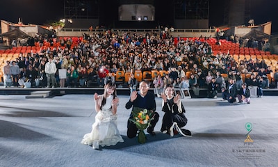 第9回平遥国際映画祭での「恋愛裁判」公式上映の様子。左から仲村悠菜、深田晃司、小川未祐