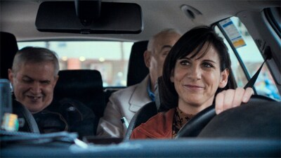 「サムシング・ハプンズ・トゥ・ミー」場面写真