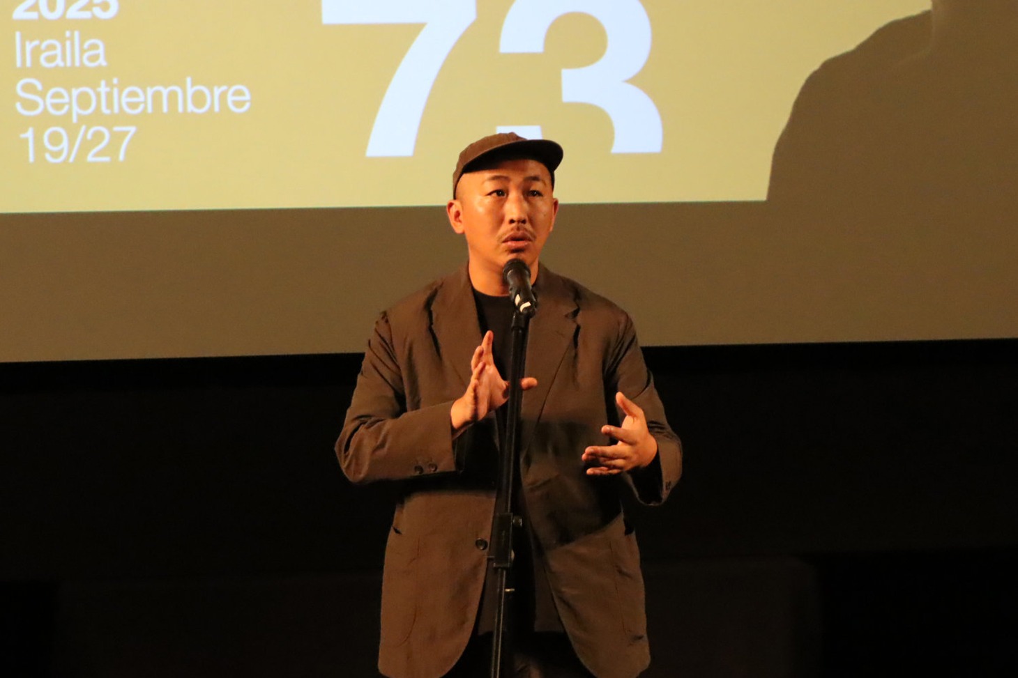 第73回サンセバスチャン国際映画祭のQ&Aに登壇した三宅唱