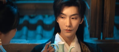 幽閉生活を送る第七皇子・君陌。演じるのは中国ドラマ「命がけブライダル～宮廷密使の花嫁は暗殺者～」などで知られるヤン・ゾー（楊沢）