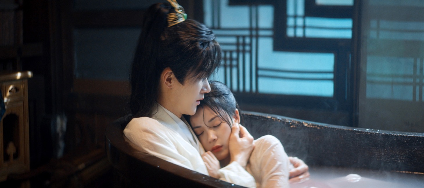 中国ドラマ「与君相刃 ～君に捧ぐ誓いの刃」場面写真。ヤン・ゾー（楊沢）演じる君陌（左）とホン・シャオ（洪潇）演じる趙小刃（右）