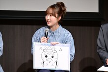 「すべての恋が終わるとしても」制作発表会見にて、河童と再会したというエピソードをイラストで紹介する本田望結