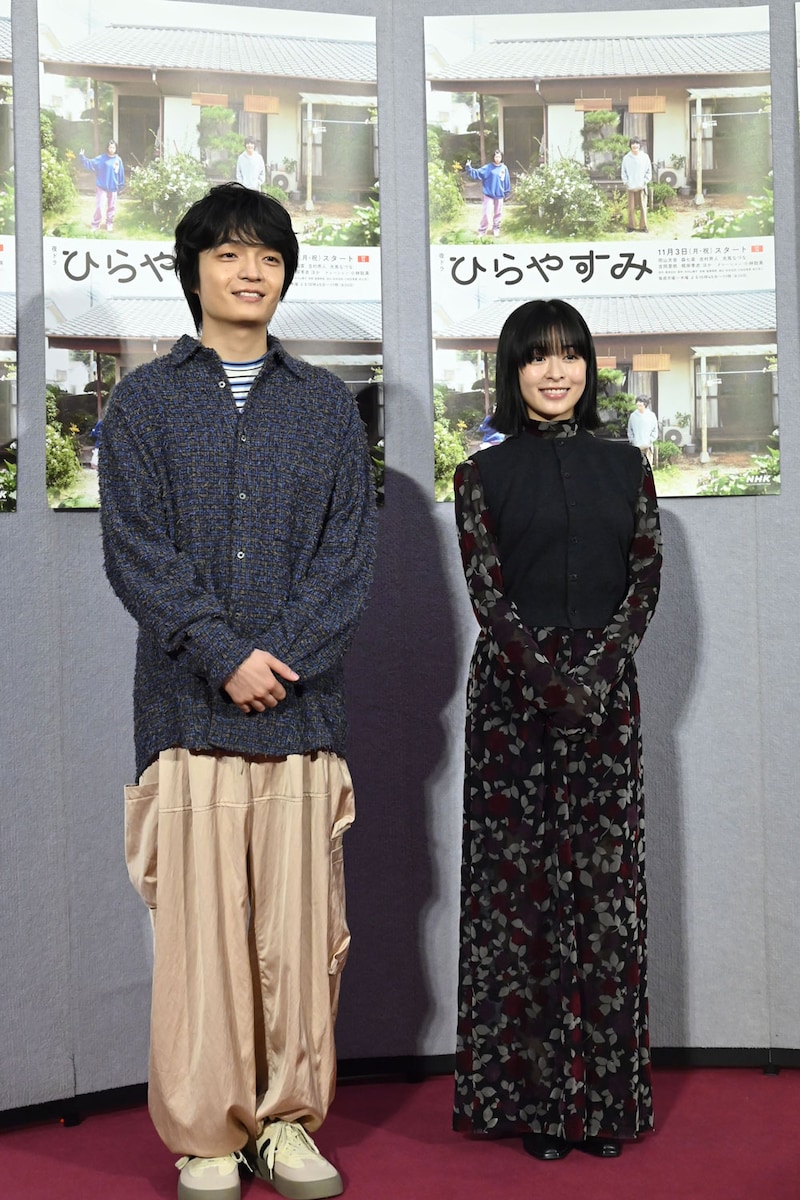 左から岡山天音、森七菜