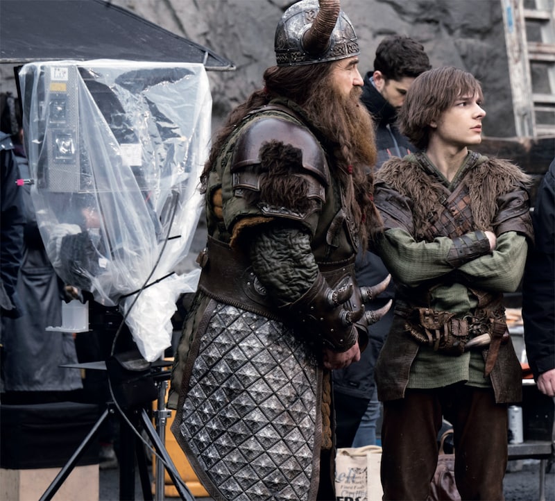 書籍「アート＆メイキング・オブ ヒックとドラゴン ～小説からアニメーション、そして実写化へ～」中面 © 2025 Universal City Studios LLC & DreamWorks Animation LLC. All Rights Reserved.