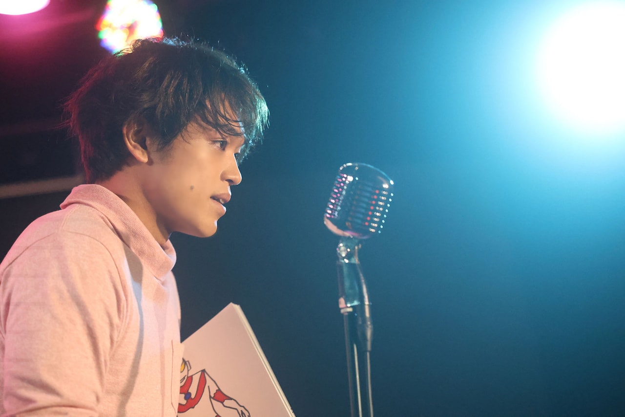 timelesz原嘉孝が小劇場でネタ披露「初恋芸人」初映像、沢口愛華に心を揺さぶられる