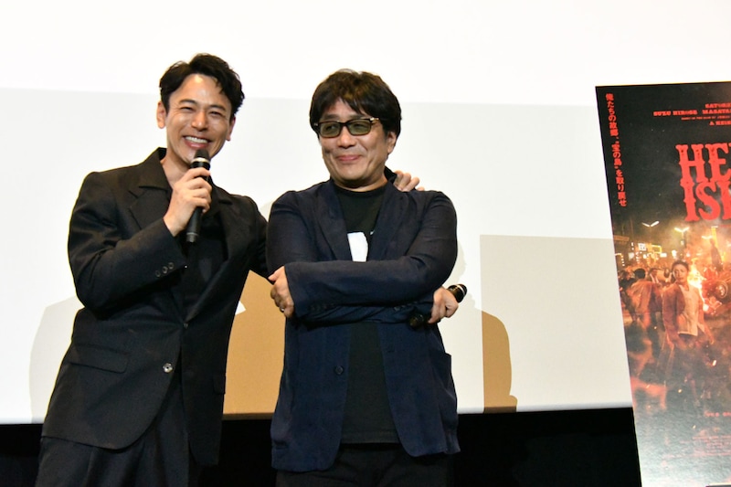 左から妻夫木聡、大友啓史