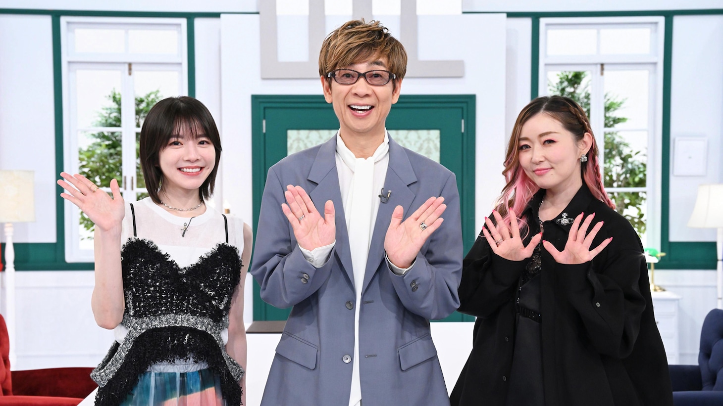 「ビストロボイス」10月3日にリピート放送される回に出演したmilet（左）、山寺宏一（中央）、荒牧陽子（右）