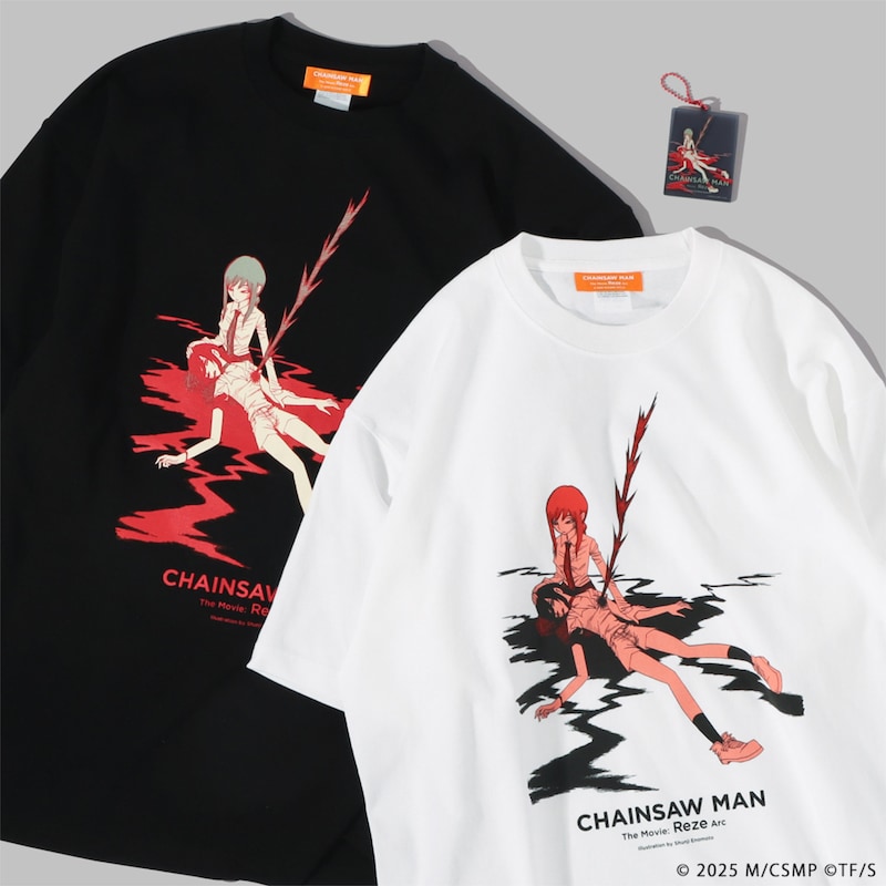 劇場版「チェンソーマン レゼ篇」ナタリーストアによるオリジナルTシャツ第3弾・榎本俊二（税込7150円）。カラーはホワイトとブラックの2色でキーホルダーが付属する