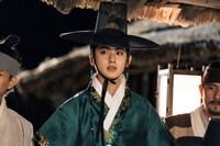 韓国ドラマ「世子＜セジャ＞が消えた～禁じられた愛～」場面写真。キム・ミンギュ演じるトソン大君。日本語吹替版では沢城千春がトソン大君に声を当てた