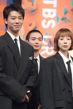 左から竹内涼真、青木柚、夏帆
