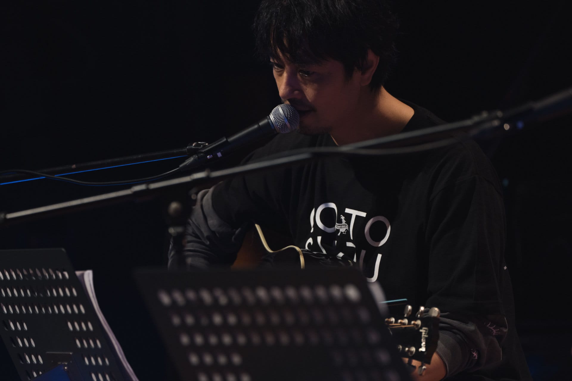 斎藤工による移動映画館cinema birdが石川県奥能登で開催「皆さんと手 斎藤工による移動映画館cinema birdが石川県奥能登で開催「皆さんと手