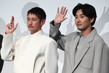 左から窪塚洋介、松田龍平