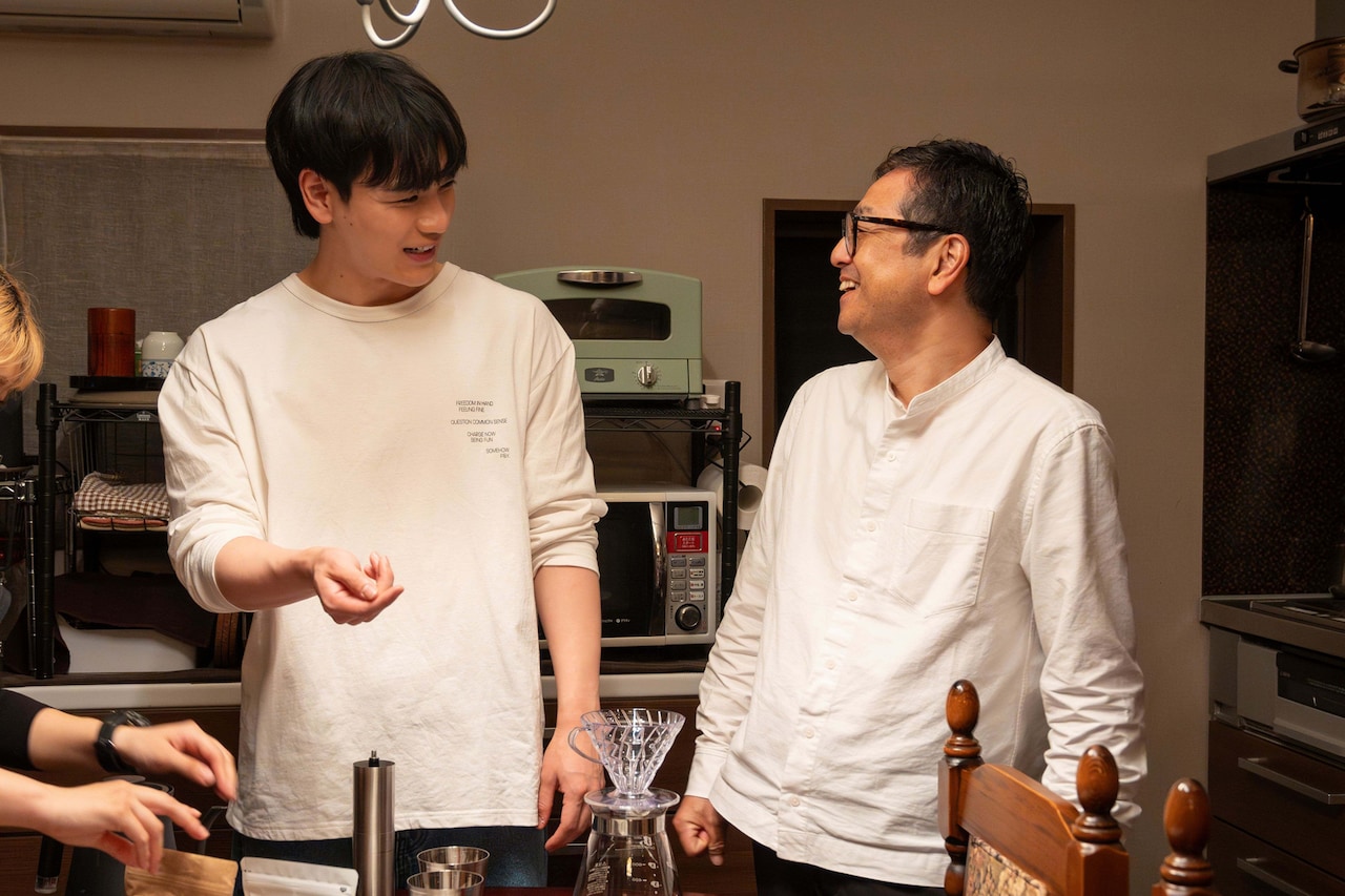 「富士山と、コーヒーと、しあわせの数式」JO1豆原一成、おいしいコーヒーを淹れる