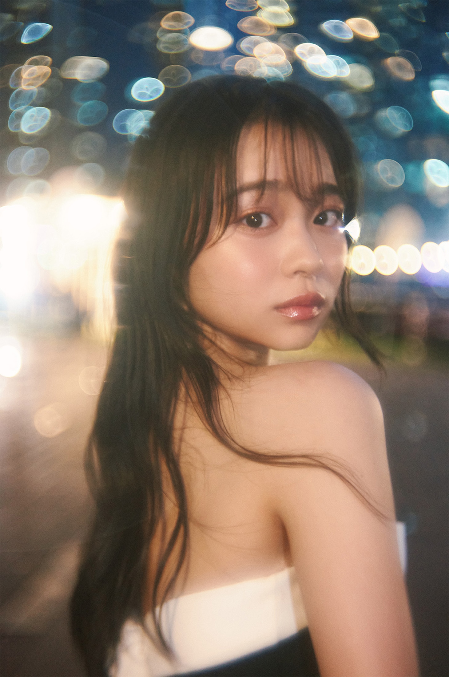 もうすぐ20歳の林芽亜里が今をさらけ出す、カレンダーフォトブック発売決定