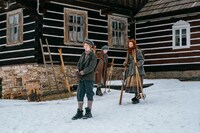 「秘密のお届け物」場面写真 ©8Heads Productions