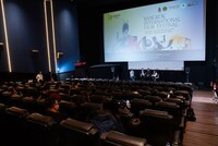 バンコク国際映画祭にて「恋愛裁判」舞台挨拶の様子