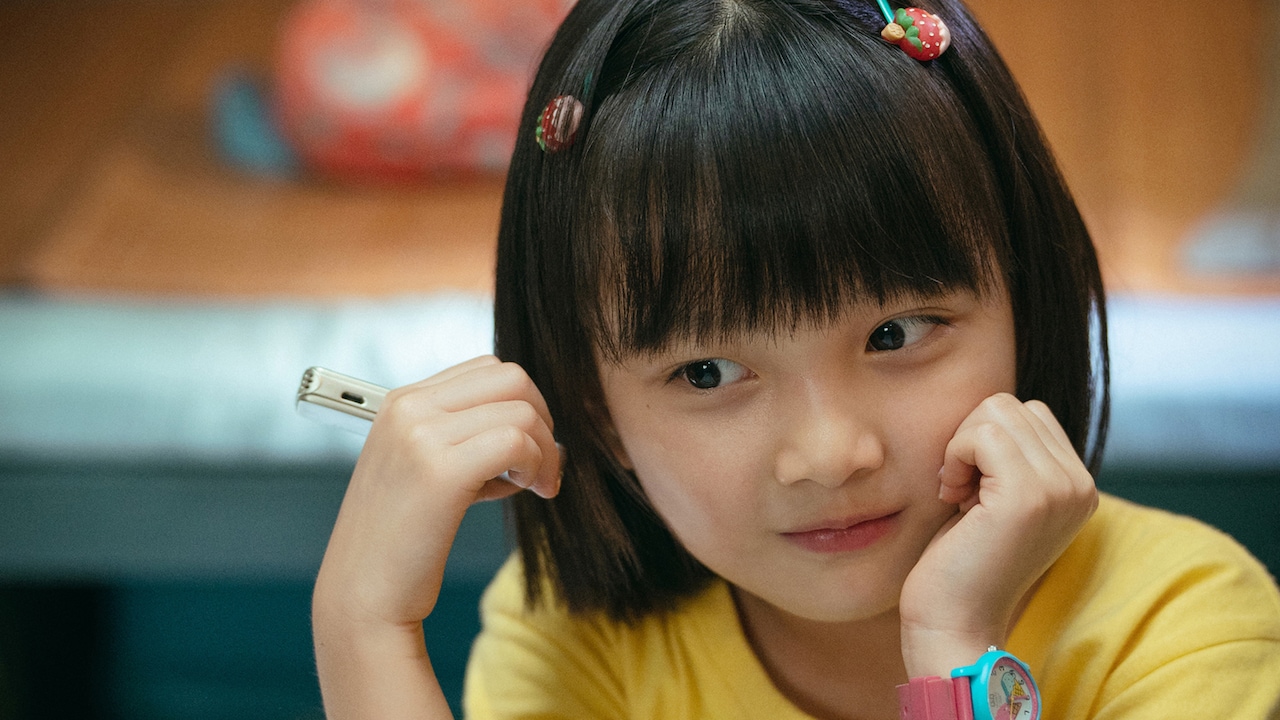 「愛がきこえる」場面写真。リー・ルオアン（李珞桉）が娘ムームー（木木）を演じた