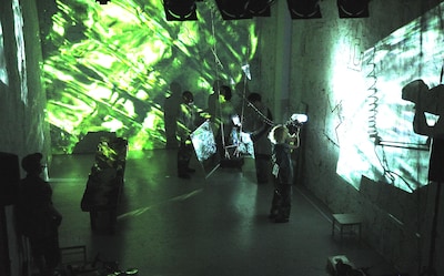 映画版「WE-入口と世界の出口」場面写真