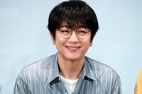 ドラマ「ぼくたちん家」第1話完成披露試写会に登壇した及川光博。劇中では情に厚い50歳のゲイ・波多野玄一を演じる