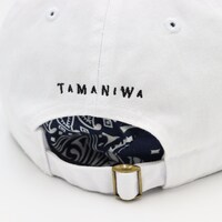 「さよならはスローボールで」×TAMANIWAのタイアップキャップ（白 / 税込4950円）