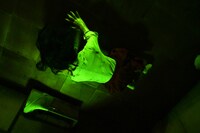 「ホラーにふれる展 －映画美術の世界－」の様子