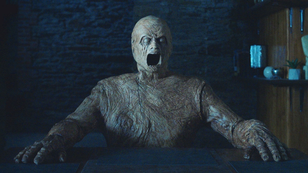 盲目霊媒師が姉の死の真相を“視る”、アイルランド発ホラー「視える」予告編