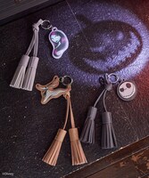 earth music&ecology Disney Collection「The nightmare before Christmas」より、ナイトメア / アソートフリンジチャームのイメージ（税込1999円）