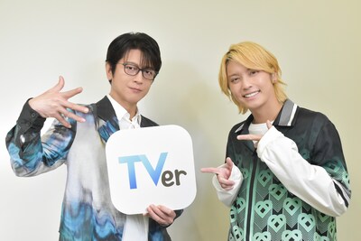 左から及川光博、手越祐也