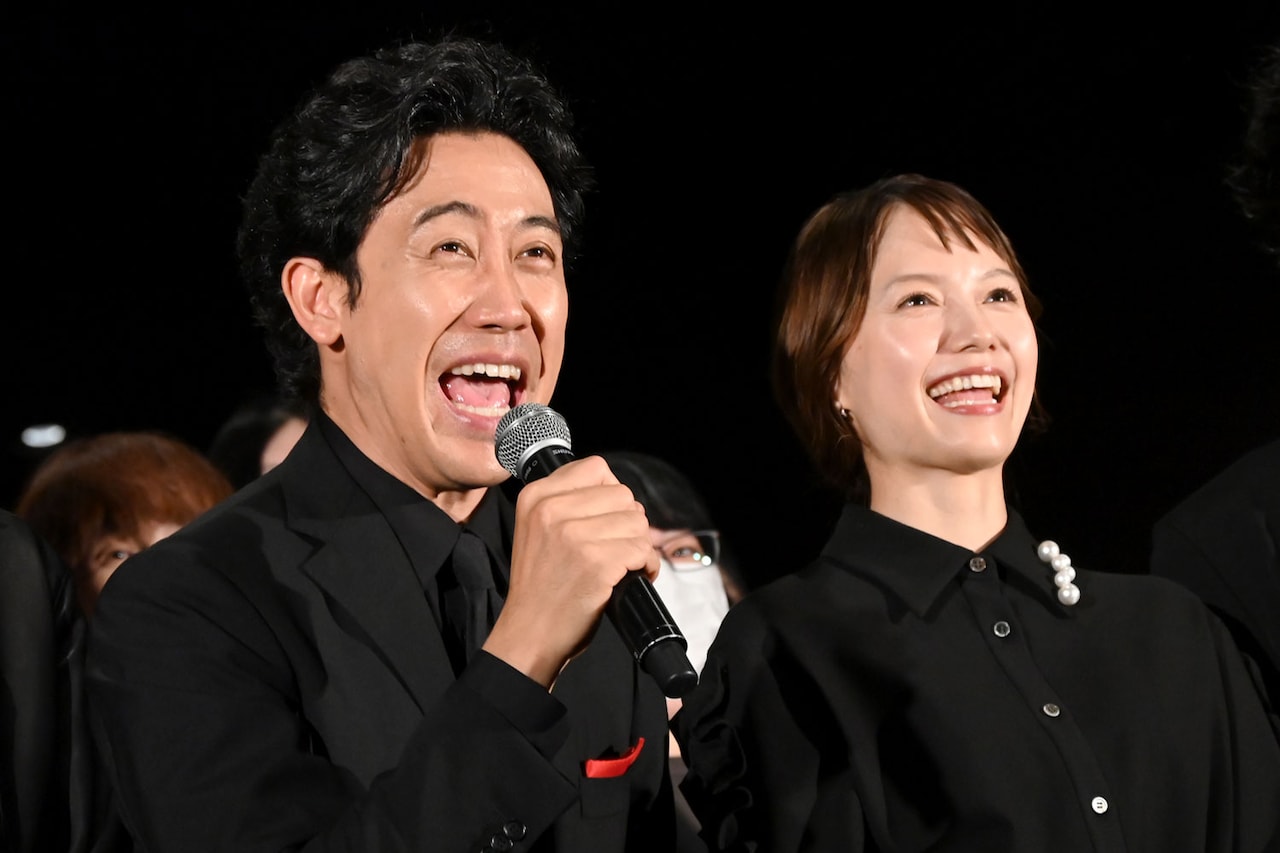 「ちょっとだけエスパー」制作発表記者会見にて、左から大泉洋、宮﨑あおい