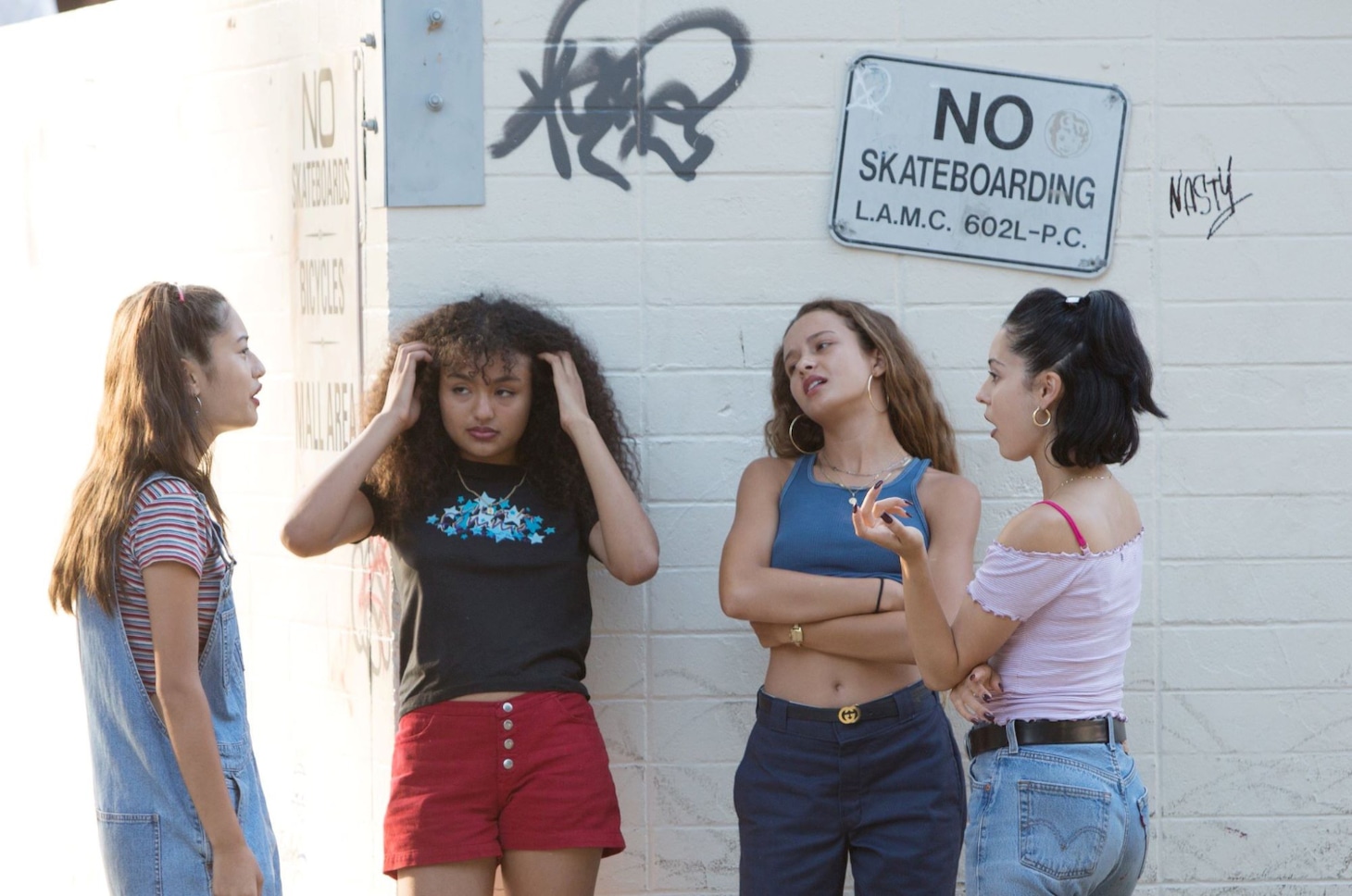 「mid90s ミッドナインティーズ」場面写真