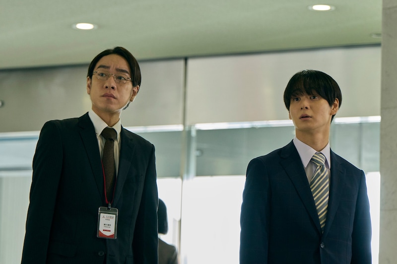 「102回目のプロポーズ」場面写真。左から浦川聖司（落合モトキ）、大月力輝（太田駿静）